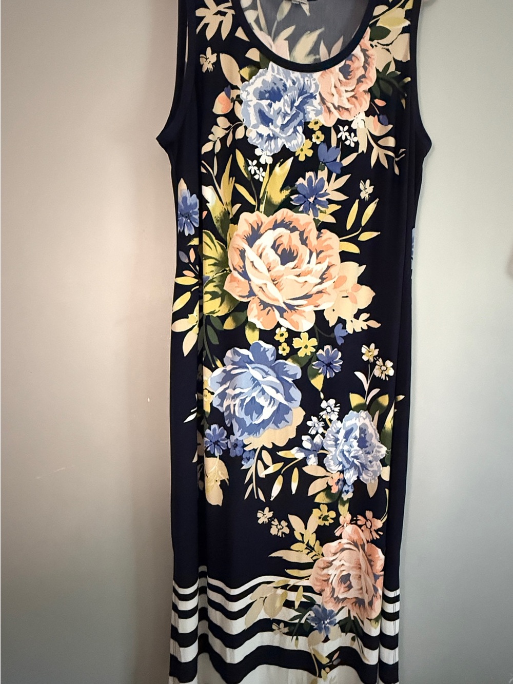 Avenue Sz 22/24 Sleeveless Navy Floral Maxi Dress with Blue and Peach Blooms